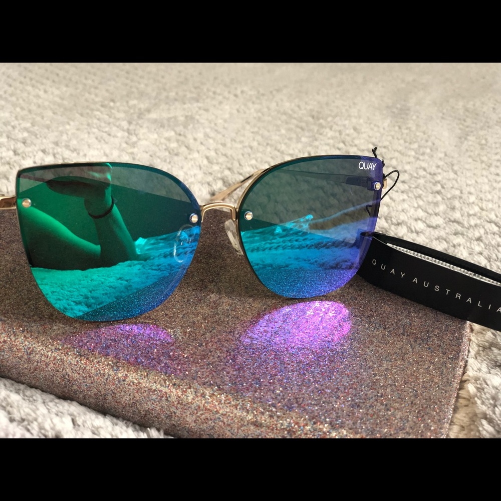 Quay Australia Lexi Gold /Pink